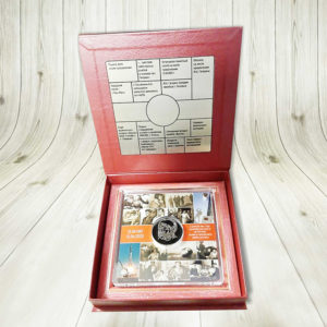 Памятный подарок с местами, связанными с Гагариным